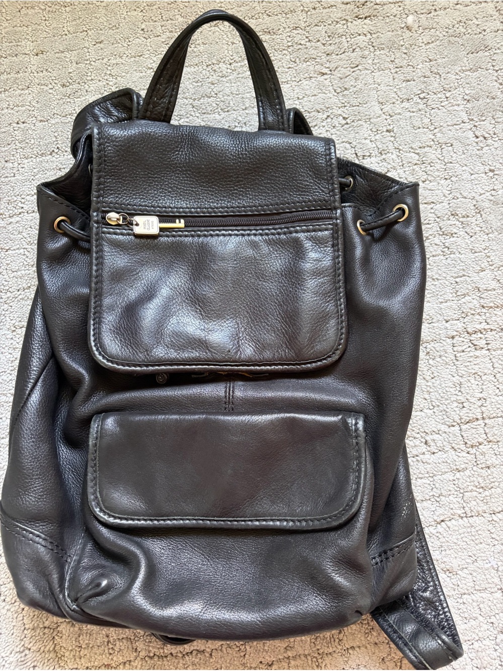 Classic Fossil vintage black leather backpack